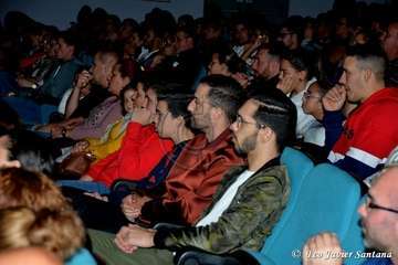 Presentación con éxito de la murga teldense Las Golisnionas (Foto Francisco Javier Santana)